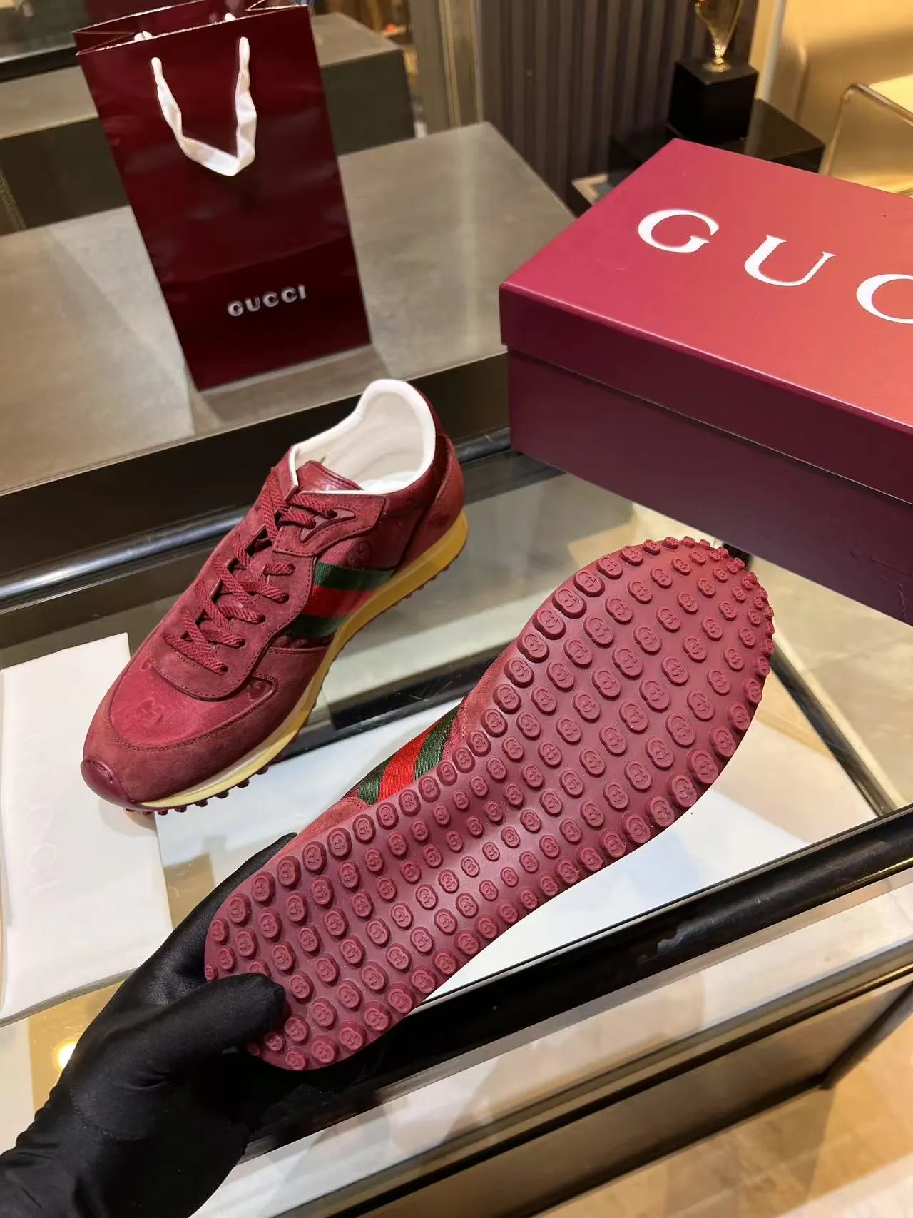 Men's Men's Shoes 💰620💰 Gucci Gucci Top Version Latest Catwalk Style Re-Motion Series Thick-soled Casual Sneakers Original Purchased, Developed and Made. This sneaker has a detachable and adjustable ankle strap, adding a dynamic item to the 2025 spring and summer series. The light and flexible outsole has been specially treated and is filled with a strong retro style. Exquisite packaging at the delivery counter 🛍📦 ▪️Fabrics: Original custom imported first-layer cowhide ▪️Inner lining: Original custom-made breathable mesh ▪️Sole: Original molded TPU material ▪️Sole thickness: 3.5CM ▪️Size: 39-44 (customized at 38.45.46)